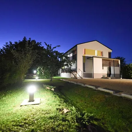 Suri Bau Apartament *