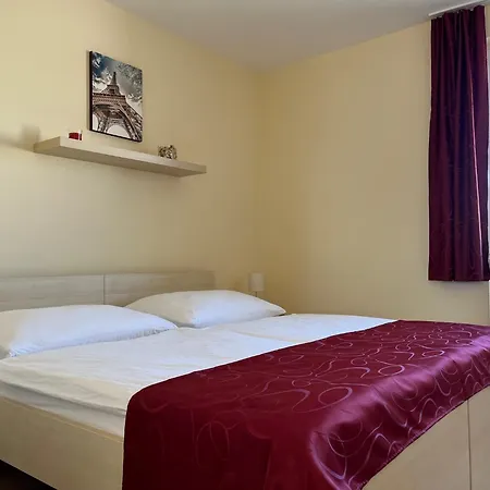 Suri Bau Apartament *